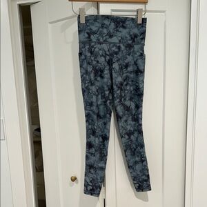 Athlete tie dye salutation stash pocket 7/8 leggings